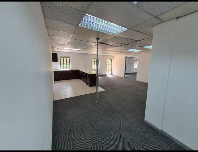 499M² OFFICE TO LET IN SUNNINGHILL